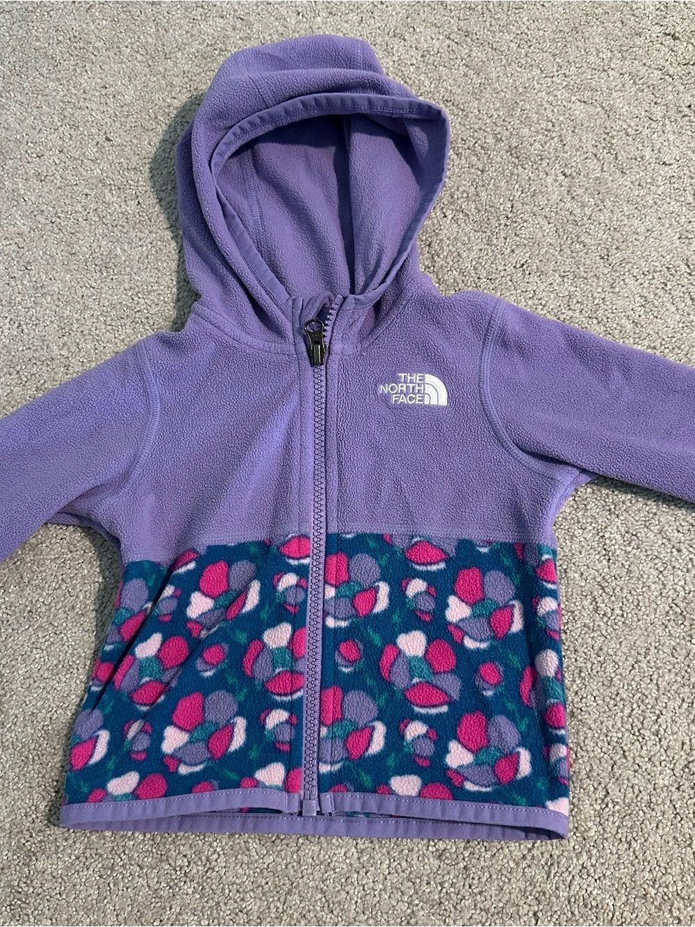 The North Face Baby Girls Purple Hooded Fleece Jacket, size 6–12 Month VGUC
